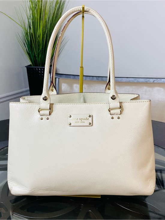 kate spade Handbags - Kate Spade Wellesley Quinn Medium Tote Bag Off White Cream Leather Gold Hardware